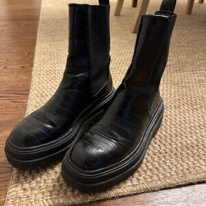 Chunky Zara Chelsea Boots – EU Size 36 – Great Condition! – $25 OBO